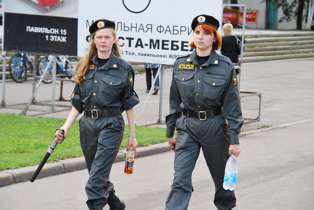 Potret 2 polisi wanita di Rusia