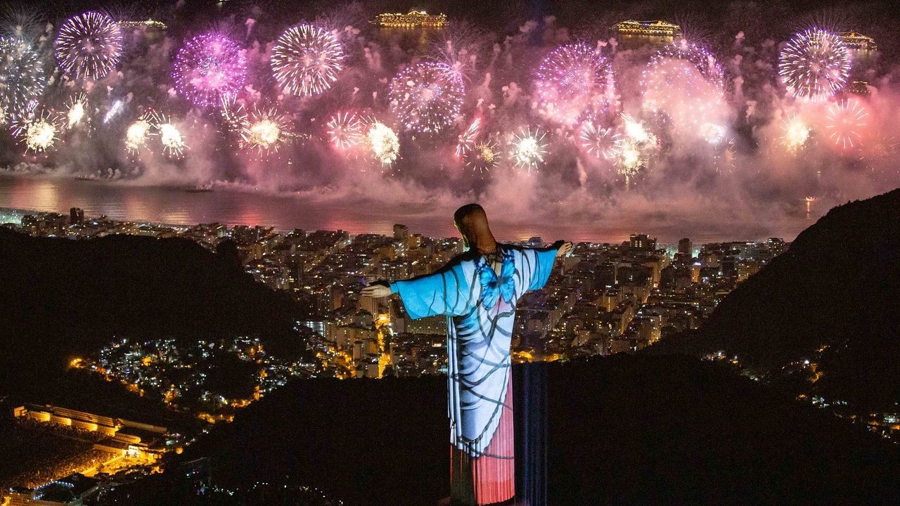 Kemeriahan Perayaan Tahun Baru di Kota Rio de Janeiro Brazil