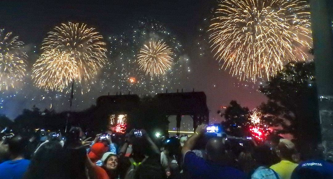 Kumpulan Gambar Kembang Api Tahun Baru 2022, Simak Berikut Deretan Potret Bunga Api di Malam Pergantian Tahun