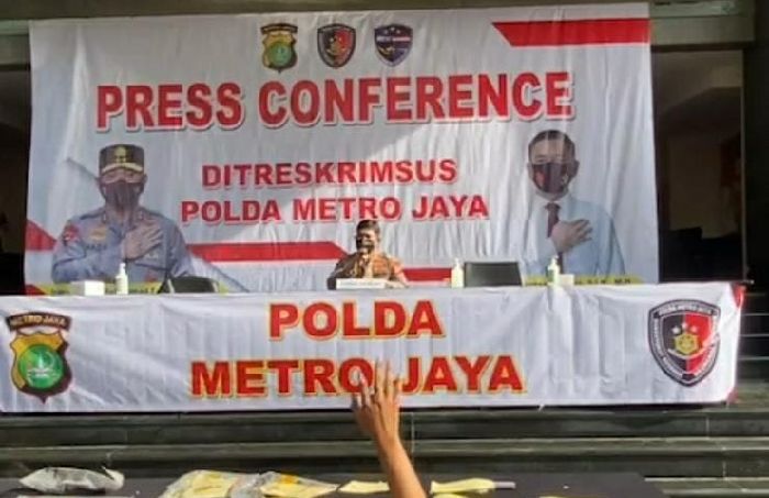 Kabid Humas Polda Metro Jaya, Kombes Pol Endra Zulpan saat konferensi pers penangkapan artis CA dalam kasus prostitusi online