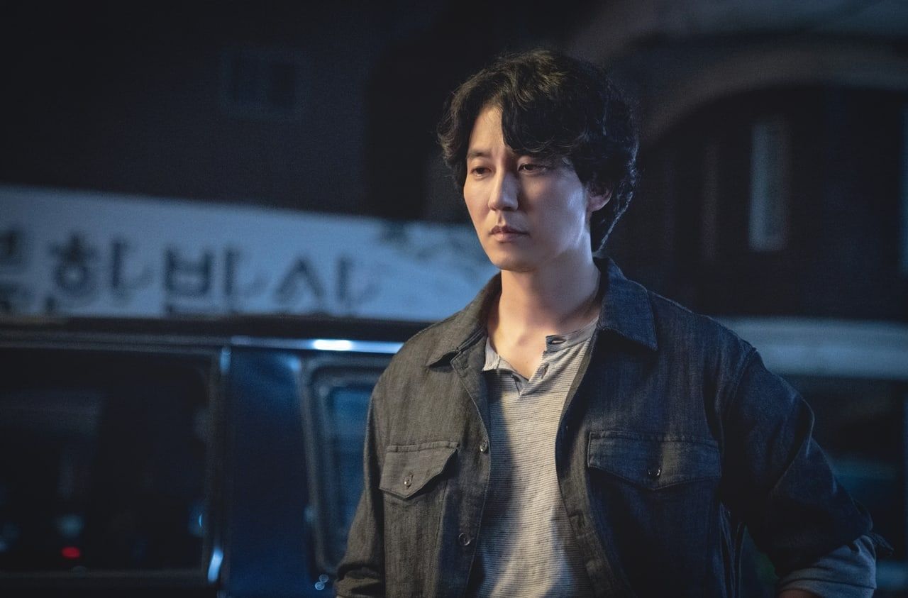 Kim Nam Gil dalam serial baru drama Korea Through The Darkness.
