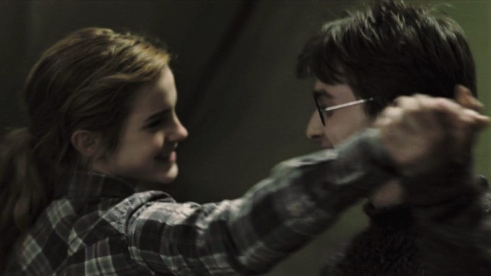 Adegan Hermione dan Harry menari bersama