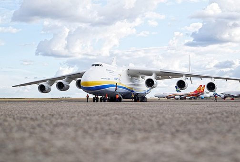 Pesawat Ukraina An-225 Mriya 