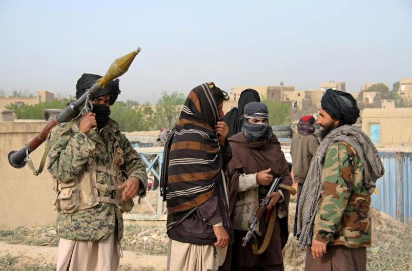 Taliban memamerkan kemenangan atas AS.