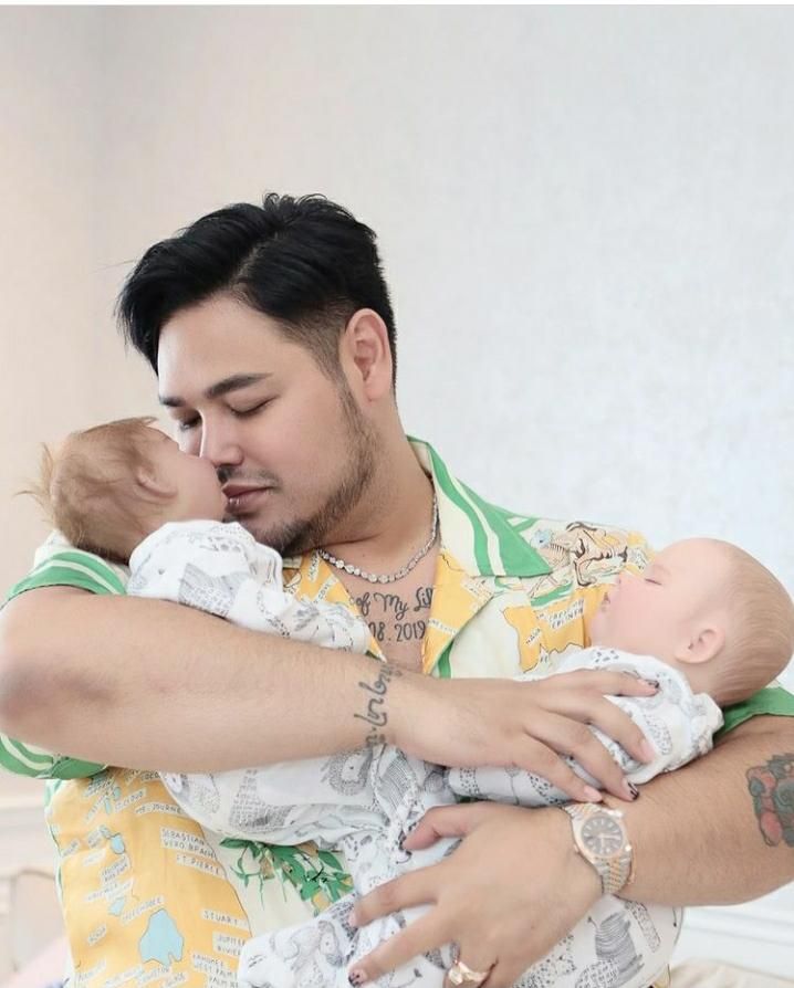 Ivan Gunawan salah satu artis adopsi boneka/instagram ivan_gunawan