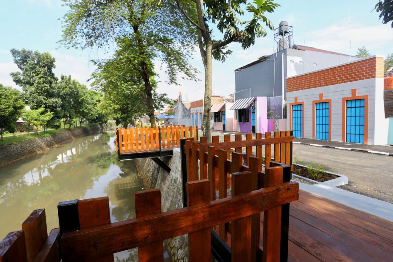 Cidurian Waterfront yang berlokasi di sepanjang bantaran Sungai Cidurian, RT 18 Kelurahan Antapani Kidul.