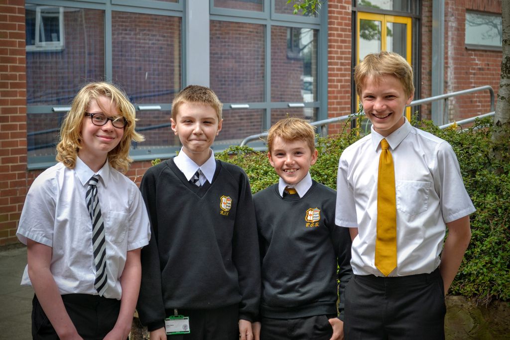 Potret siswa-siswa di Beverley Grammar School