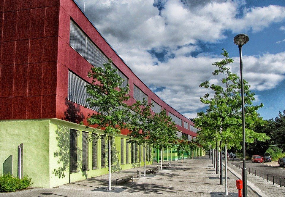 Ilustrasi Gedung Sekolah di Jerman