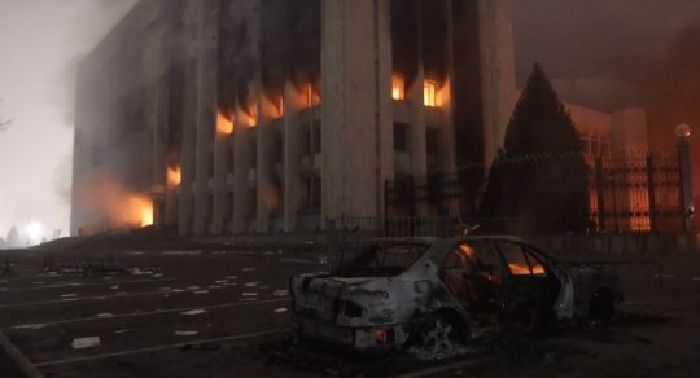 Berasal dari Video detik-detik setelah protes berubah menjadi pembakaran di sejumlah wilayah di Kazakhstan