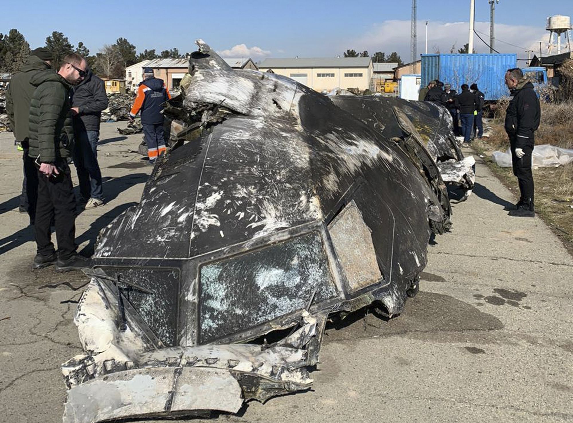 Sisa-sisa kecelakaan penerbangan PS752 milik maskapai Ukraine International yang jatuh dirudal militer Iran pada 8 Januari 2020