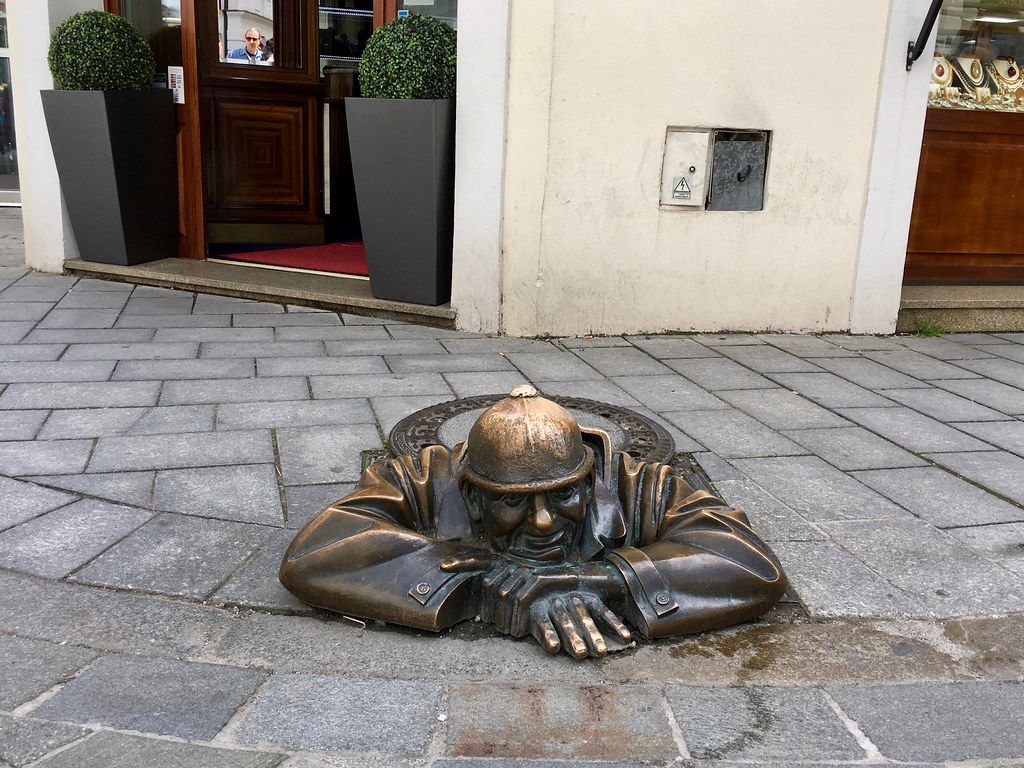Patung 'Man at Work' dibangun pemerintah Slovakia untuk menghormati jasa para pekerja