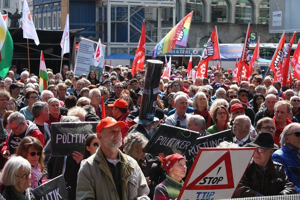 Perayaan hari buruh di Jerman dengan aksi unjuk rasa damai