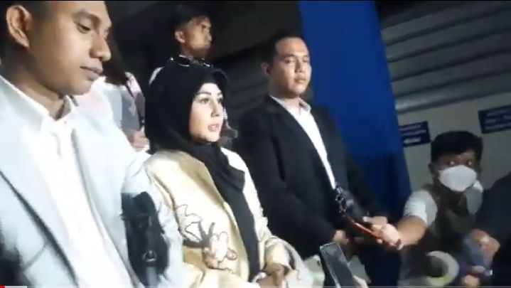 Usai Dikabarkan Cerai dari Kalina Ocktaranny, Vicky Prasetyo Kini Dilaporkan Atas Dugaan Penipuan