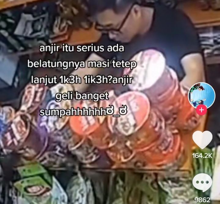 Video ulat belatung viral