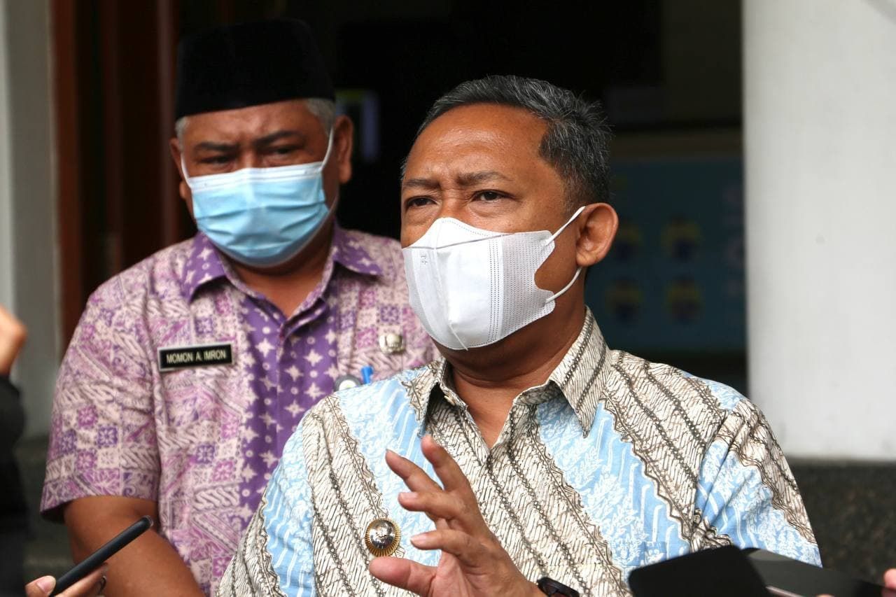 Iambauan Plt Wali Kota Bandung, Yana Mulyana, jangan segan lapor jika lihat aksi vandalisme