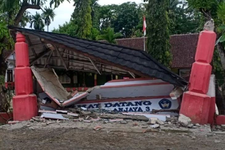 Arti gempa bumi Jumat Kliwon di Banten menurut primbon Betaljemur, pertanda banyak maksiat dan penyakit.