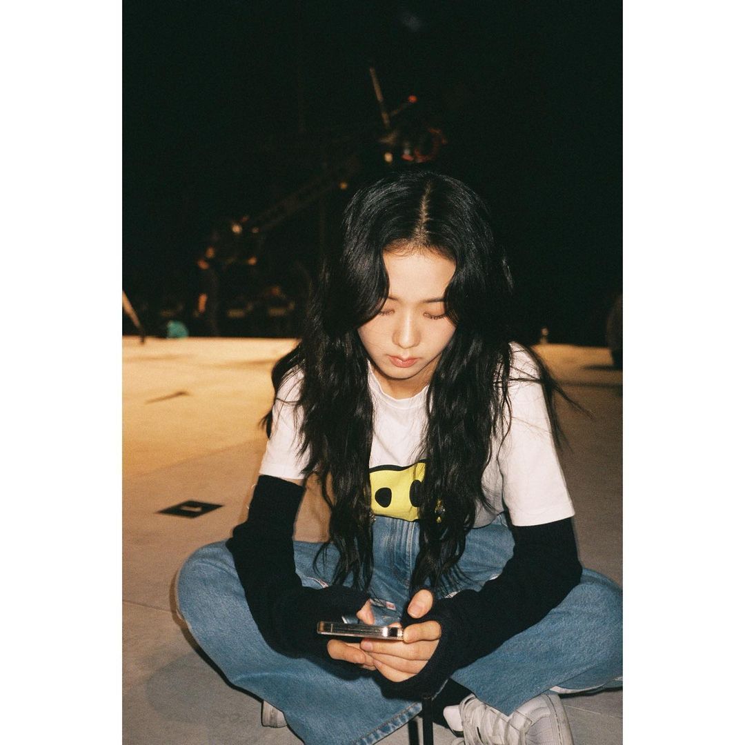 Naneun Jisoo-ya/Instagram @lesyeuxdenini