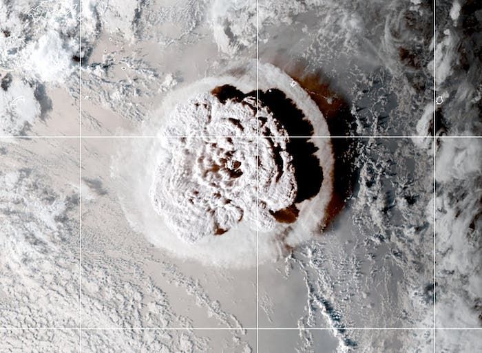 Gunung Berapi Bawah Laut Meletus, Seismolog Ungkap Fakta