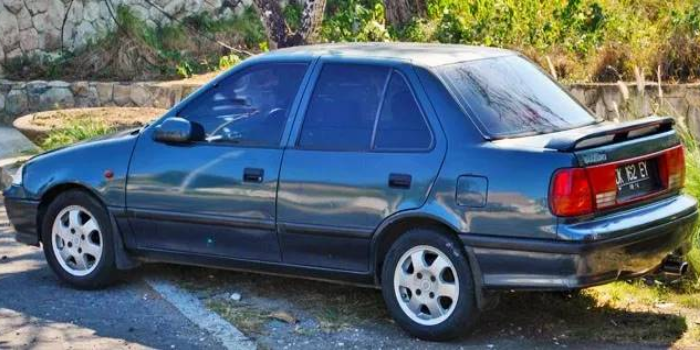 Suzuki Esteem 1992-1995 harga Rp 22 jutaan