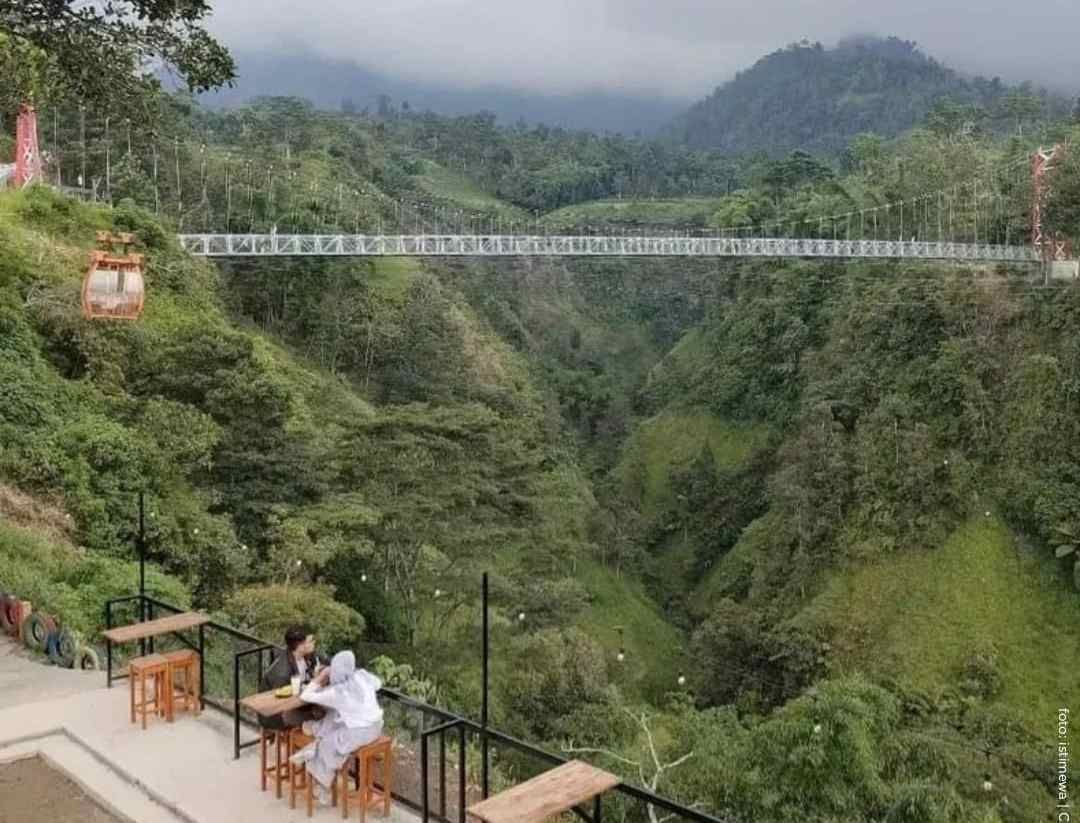 Jembatan gantung di Klaten sensasi wisata melintasi jurang.