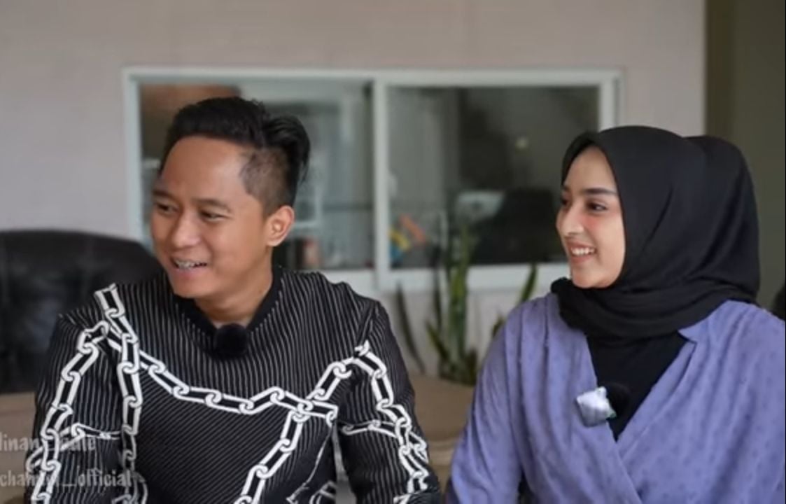 Cantiknya Dinan Fajrina Istri Doni Salmanan, Kenal Di Instagram ...