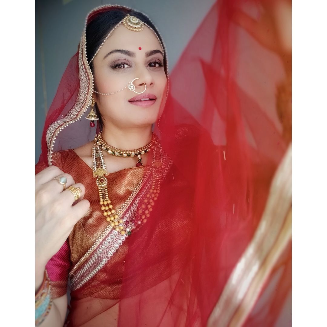 Foto Toral Rasputra pemeran Anandhi di serial Balika Vadhu pengganti Pratyusha Banerjee.