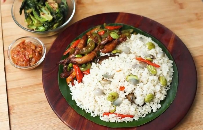 Resep membuat nasi liwet khas Sunda 