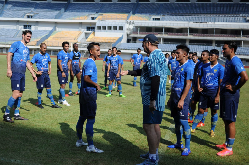 Persib Bandung Akan hadapi Persikabo 1973 Malam Hari