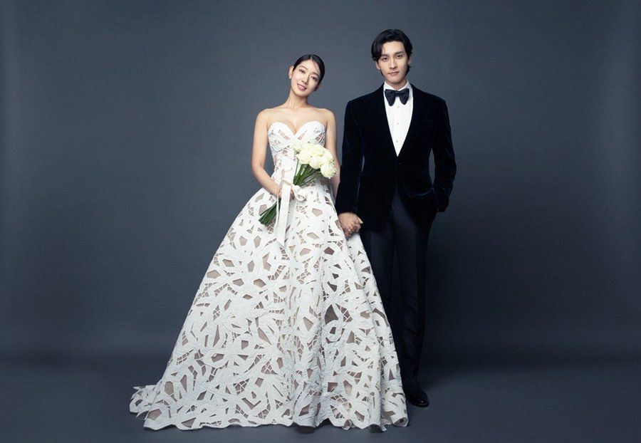 Park Shin Hye dan Choi Tae Joon Resmi Menikah Hari Ini, Moment Usap Pipi Buat Netizen Baper 'Romantis'