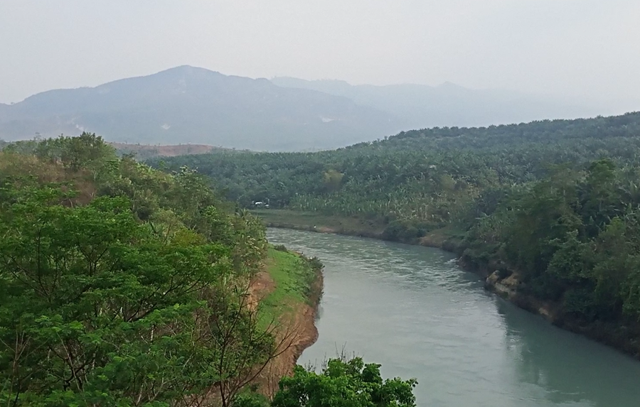 Pemandangan Sungai Citarum, di Rajamandala, Cipatat, Kabupaten Bandung Barat (KBB)