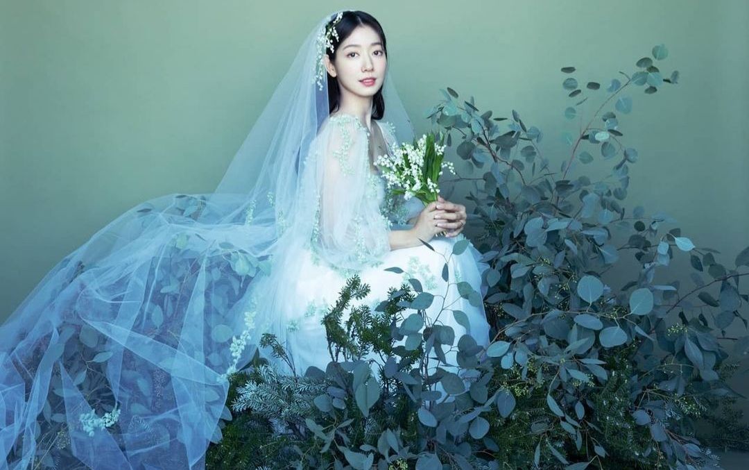 Potret Pernikahan Park Shin Hye