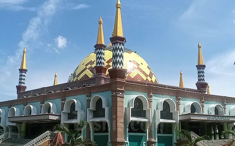 Jadwal imsyak dan buka puasa hari ini, Rabu 28 Maret 2023 untuk masyarakat Kabupaten Cirebon, ilustrasi Masjid Agung Sumber