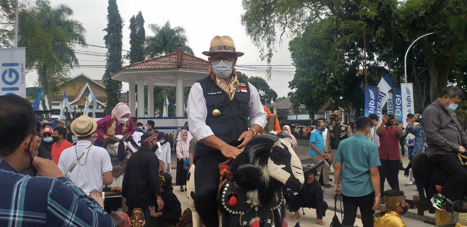 Gubernur Jawa Barat Ridwan Kamil telah melakukan langkah-langkah antisipasi terkait penyebaran Omicron di Jabar.