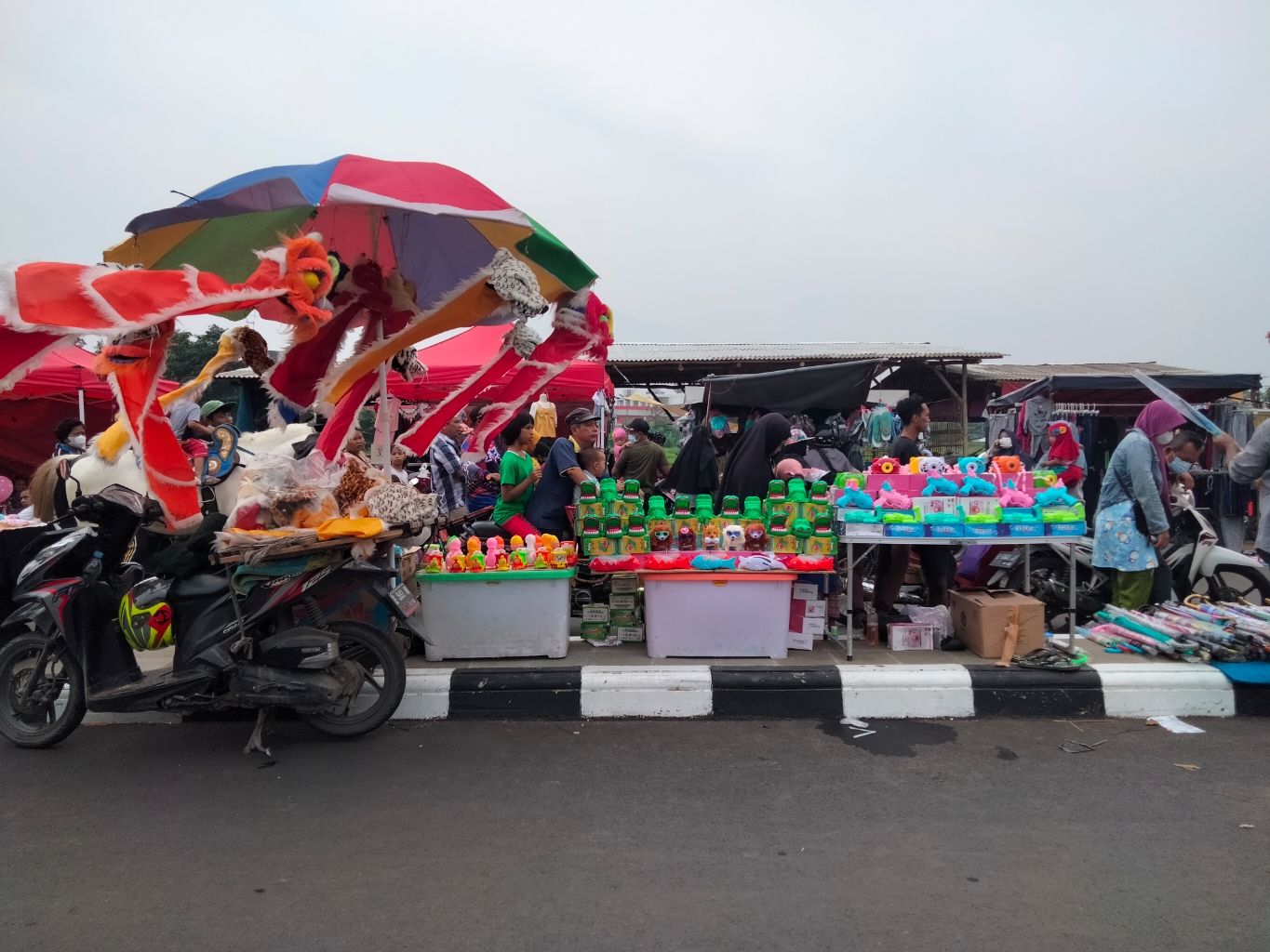 Pasar Dadakan di Jalan Baru Watubelah Kabupaten Cirebon