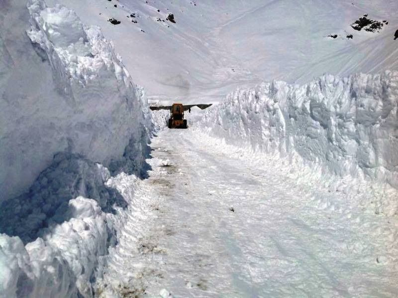 Salju tebal menutupi wilayah Afghanistan