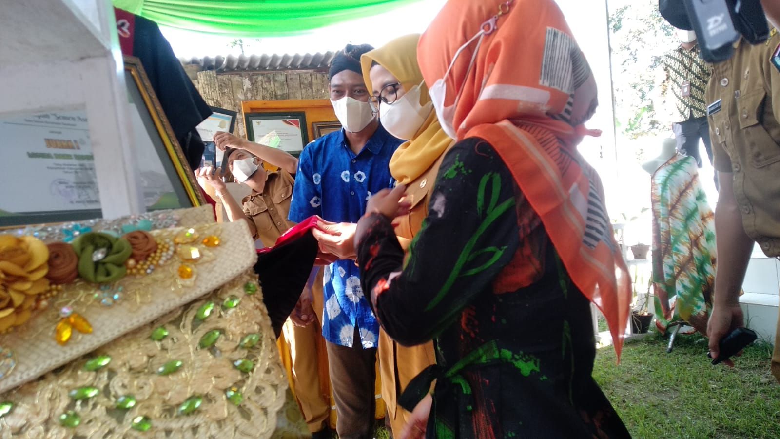 Kerajinan Tangan dan Batik Sibori Produksi Desa Wisata Semen/dok. Media Blitar