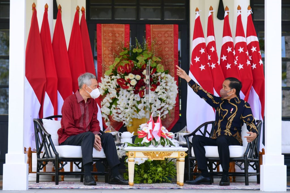 Presiden Joko Widodo (Jokowi) menerima kunjungan Perdana Menteri (PM) Singapura, Lee Hsien Loong/ setkab.go.id