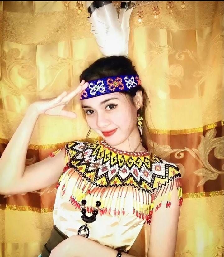 Ilustrasi. wanita suku dayak