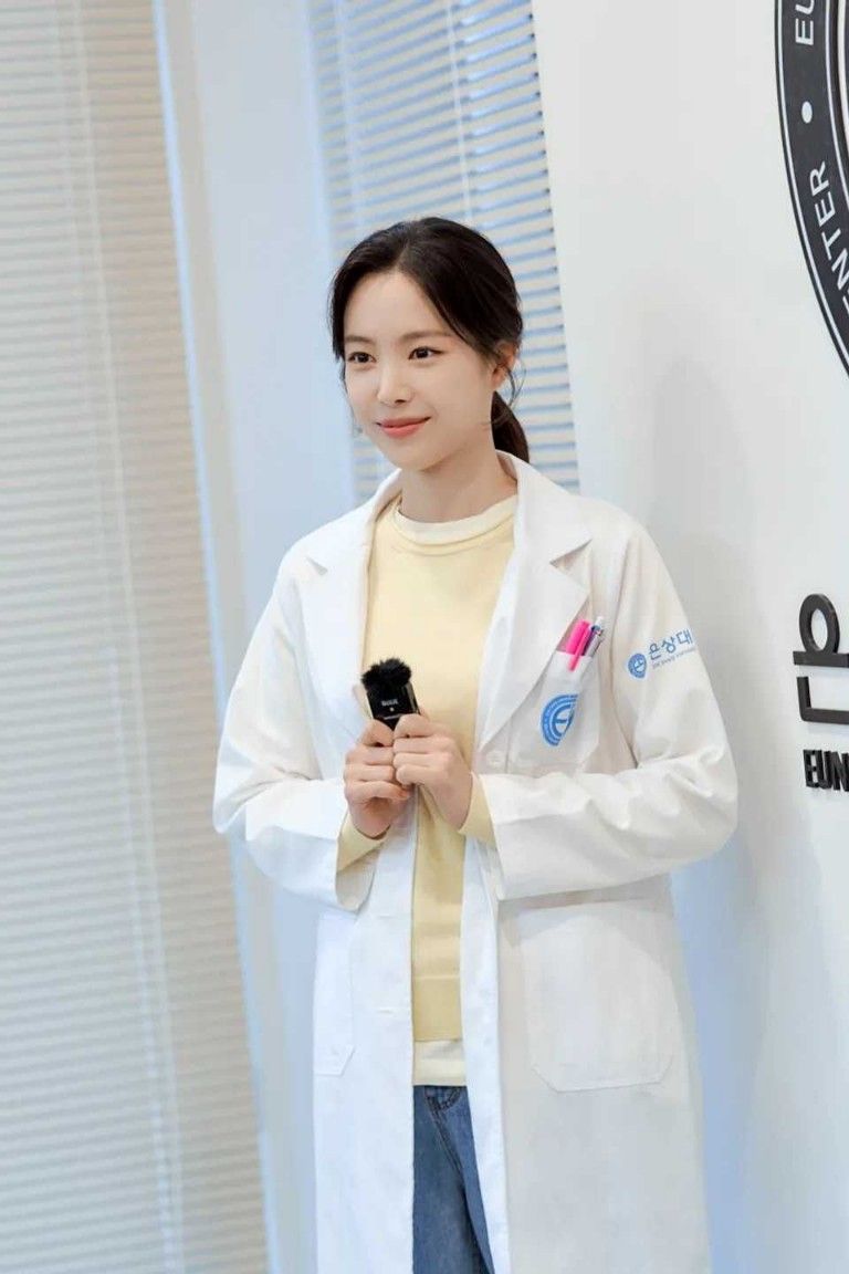 Son Naeun Cita cita menjadi dokter