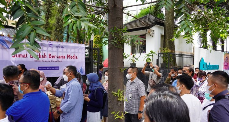 Jumat Berkah OJK Jawa Barat bersama Media, Jumat 28 Januari 2022