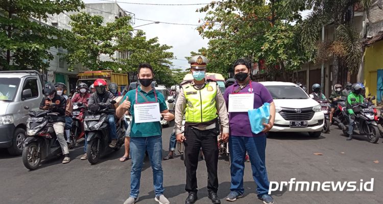 GKI Kebonjati Kota Bandung bagi-bagi masker dan hand sanitizer