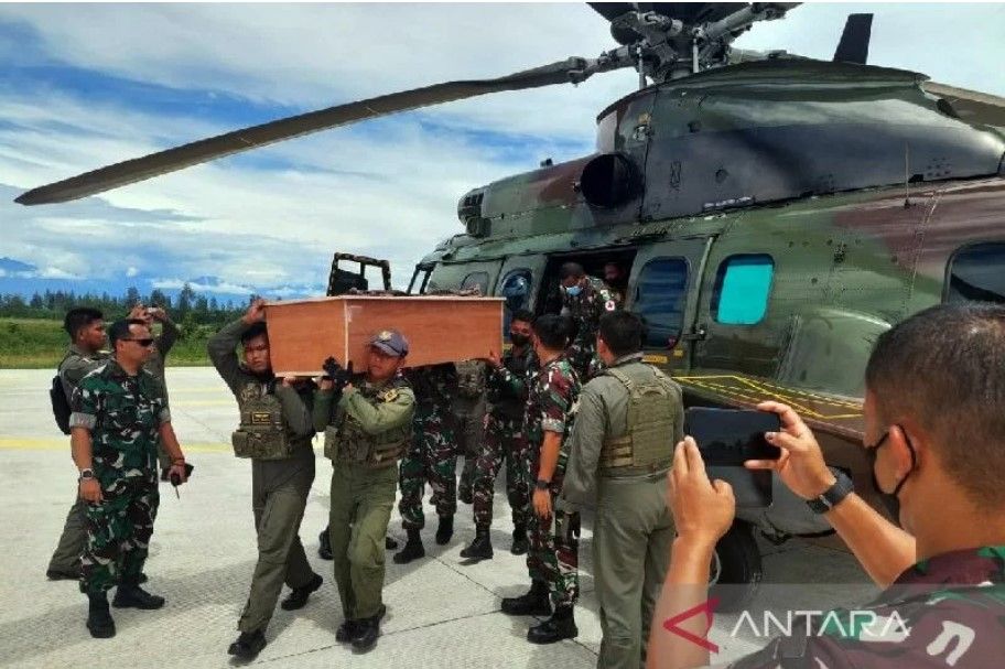 Satu Prajurit TNI Gugur, KKB Papua Main Tembak Dan Lempar Granat ...