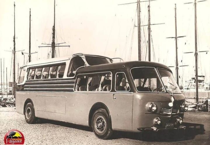 Model bus tingkat atau saat ini dikenal dengan Dobel Decker ternyata sudah ada sejak dulu hanya modelnya berbeda dengan sekarang