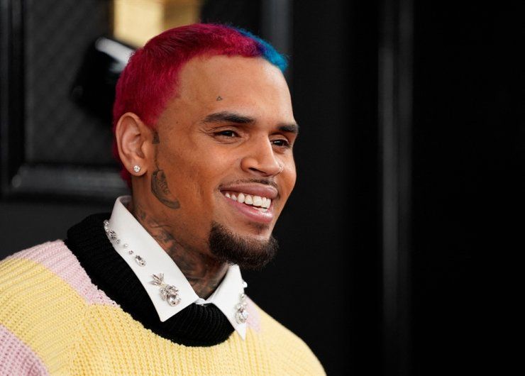 Chris Brown resmi dibawa ke pengadilan atas kasus pemerkosaan dan penyerangan terhadap seorang wanita.