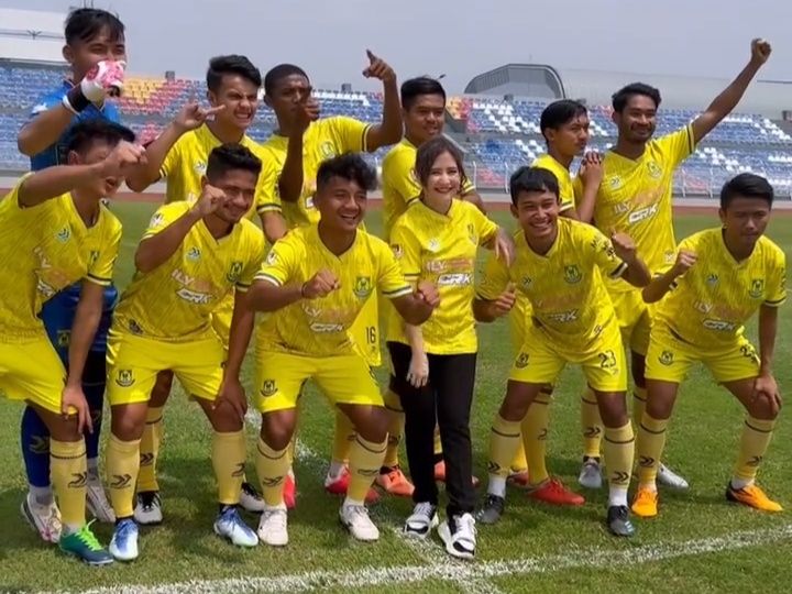 Prilly Latuconsina resmi menjadi pemilik klub Persikota Tangerang.