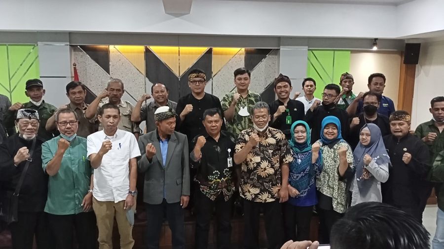 Para stakeholder perkebunan tembakau Jawa Barat usai FGF kemitraan di perkebunan besar, bertempat di Dinas Perkebunan Jawa Barat, 27 januari 2022.