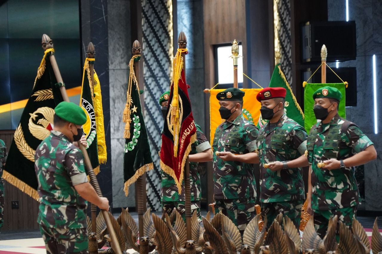 Resmi dilantik KASAD, Jenderal TNI Teguh Muji Angkasa jabat Pangdam Xvii/Cenderawasih. Richard (PP)