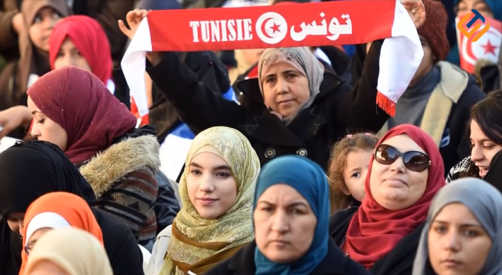 Wanita Tunisia dalam suatu acara  / Tangkap layar YouTube Sidul Tube