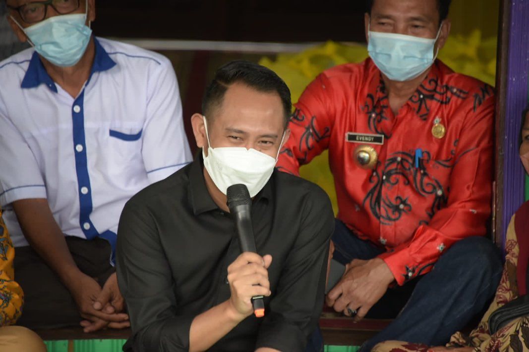 Wali Kota Palangkaraya Fairid Naparin