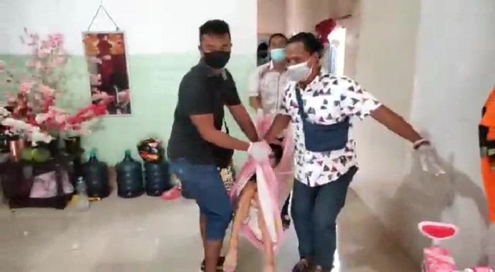 Suami Menganiaya & Menggorok Istri, Lalu Tenggak Racun Rumput